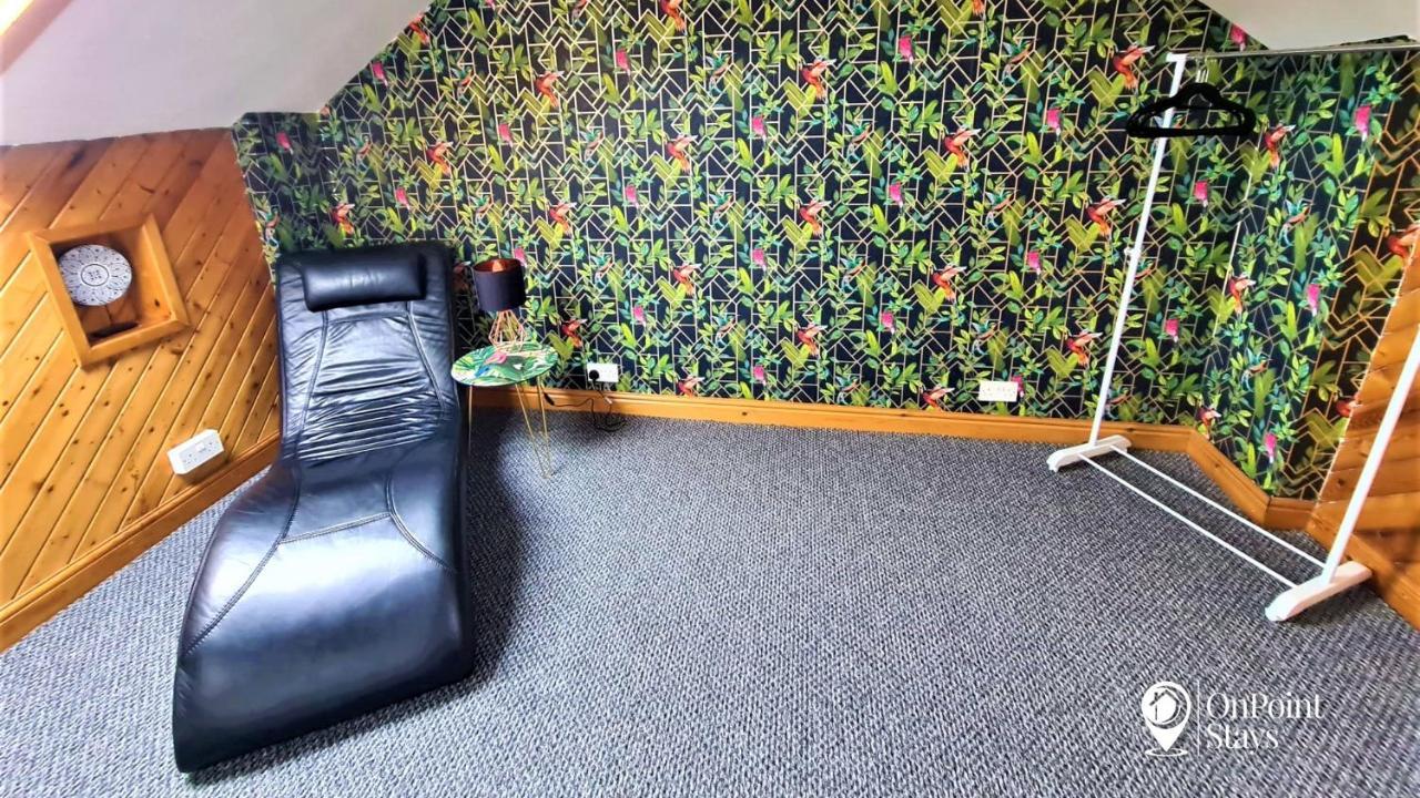 Lovely Spacious 5 Bedroom Home Near Chester City Centre ภายนอก รูปภาพ
