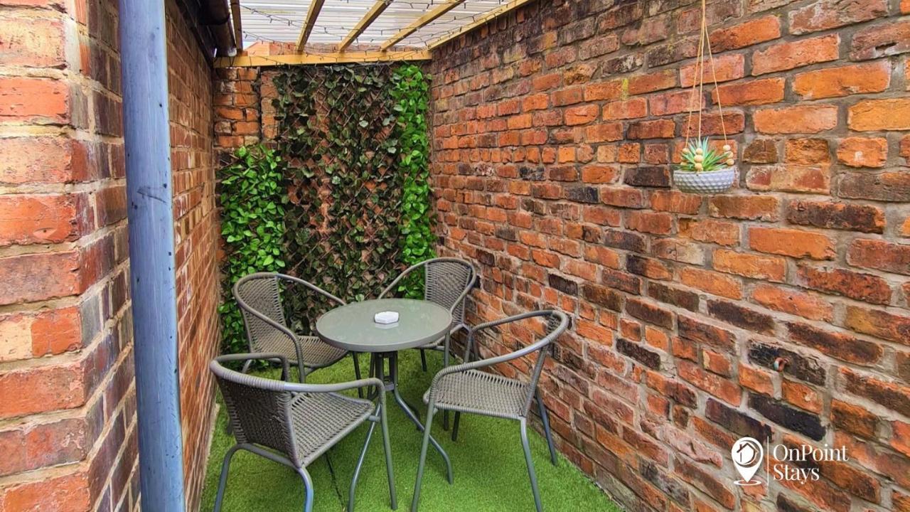 Lovely Spacious 5 Bedroom Home Near Chester City Centre ภายนอก รูปภาพ
